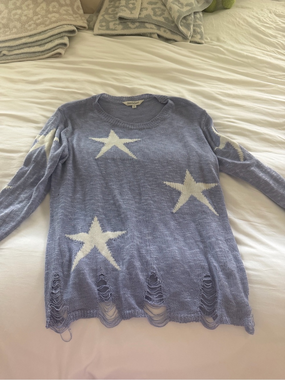 DAVI & DANI Lavender Star Distressed Knit Sweater